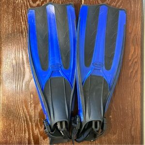 Dolfino Premium Dive Gear Flippers Swimming Scuba Flippers Shoes Diving